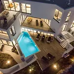 Luxury Seafront Roots With Private, Heated Pool, 5 En-suite Bedrooms, Enchanting Sea Views Βίλα *