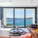 Βίλα Luxury Seafront Roots With Private, Heated Pool, 5 En-suite Bedrooms, Enchanting Sea Views Ražanj