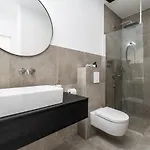 Βίλα Luxury Seafront Roots With Private, Heated Pool, 5 En-suite Bedrooms, Enchanting Sea Views *