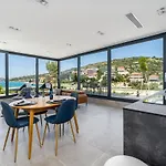 Luxury Seafront Roots With Private, Heated Pool, 5 En-suite Bedrooms, Enchanting Sea Views *