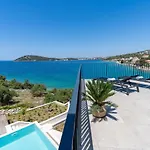 Luxury Seafront Roots With Private, Heated Pool, 5 En-suite Bedrooms, Enchanting Sea Views Vila Ražanj