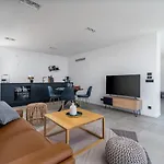 Βίλα Luxury Seafront Roots With Private, Heated Pool, 5 En-suite Bedrooms, Enchanting Sea Views