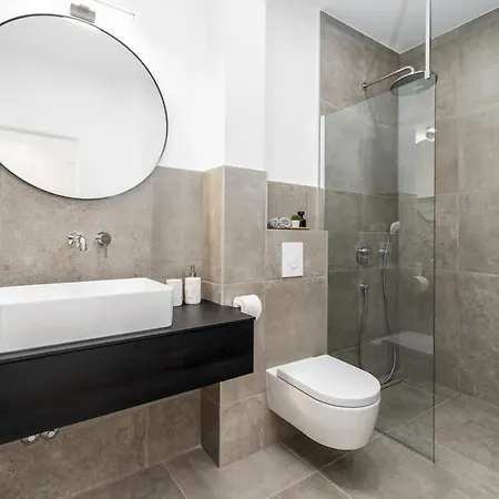 Luxury Seafront Roots With Private, Heated Pool, 5 En-suite Bedrooms, Enchanting Sea Views