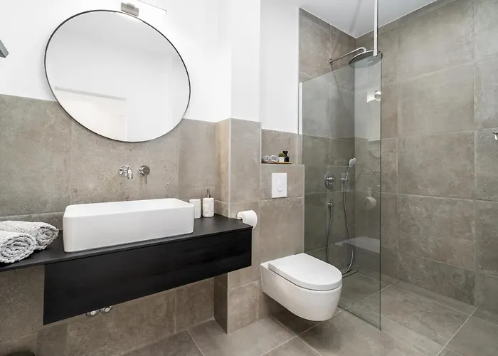 Luxury Seafront Roots With Private, Heated Pool, 5 En-suite Bedrooms, Enchanting Sea Views