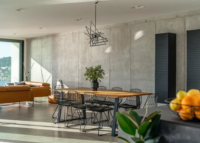 Luxury Seafront Roots With Private, Heated Pool, 5 En-suite Bedrooms, Enchanting Sea Views Villa