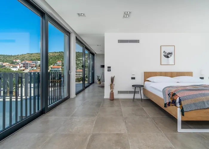 וילה Luxury Seafront Roots With Private, Heated Pool, 5 En-suite Bedrooms, Enchanting Sea Views *